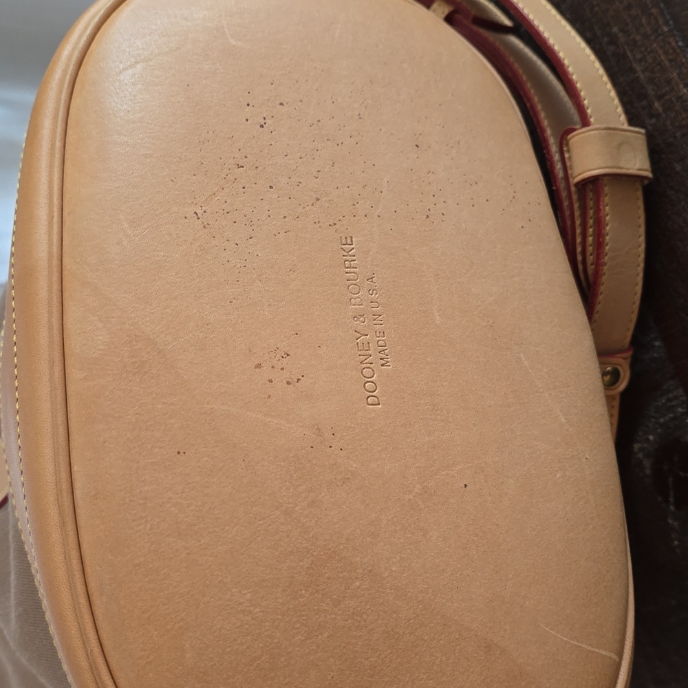 Dooney & Bourke Vintage  Bucket Bag Tan Brown Leather Drawstring Shoulder Bag - Picture 14 of 14
